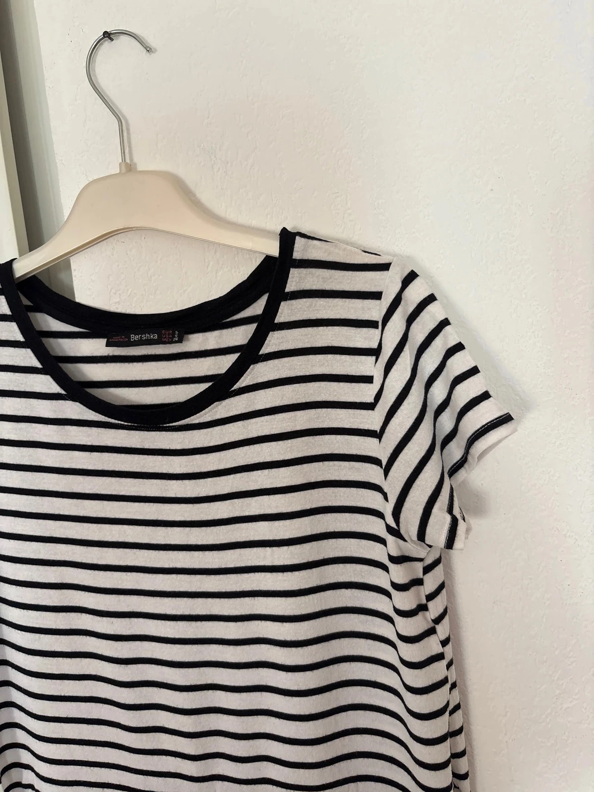 Vestido fendido de listras preto e branco Bershka tamanho S – photo 2